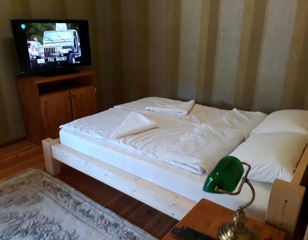 Rancho 555 Guest House Uzhhorod Exterior photo