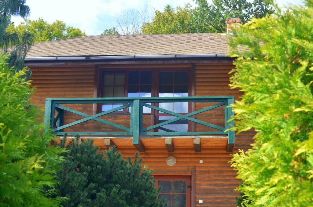 Rancho 555 Guest House Uzhhorod Exterior photo